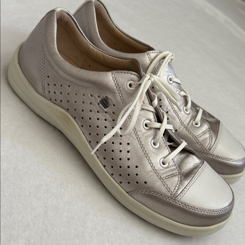 Finn Comfort | Charlotte Perforated Leather Sneaker Silver/White (EU 41/US 10) - Picture 2 of 15